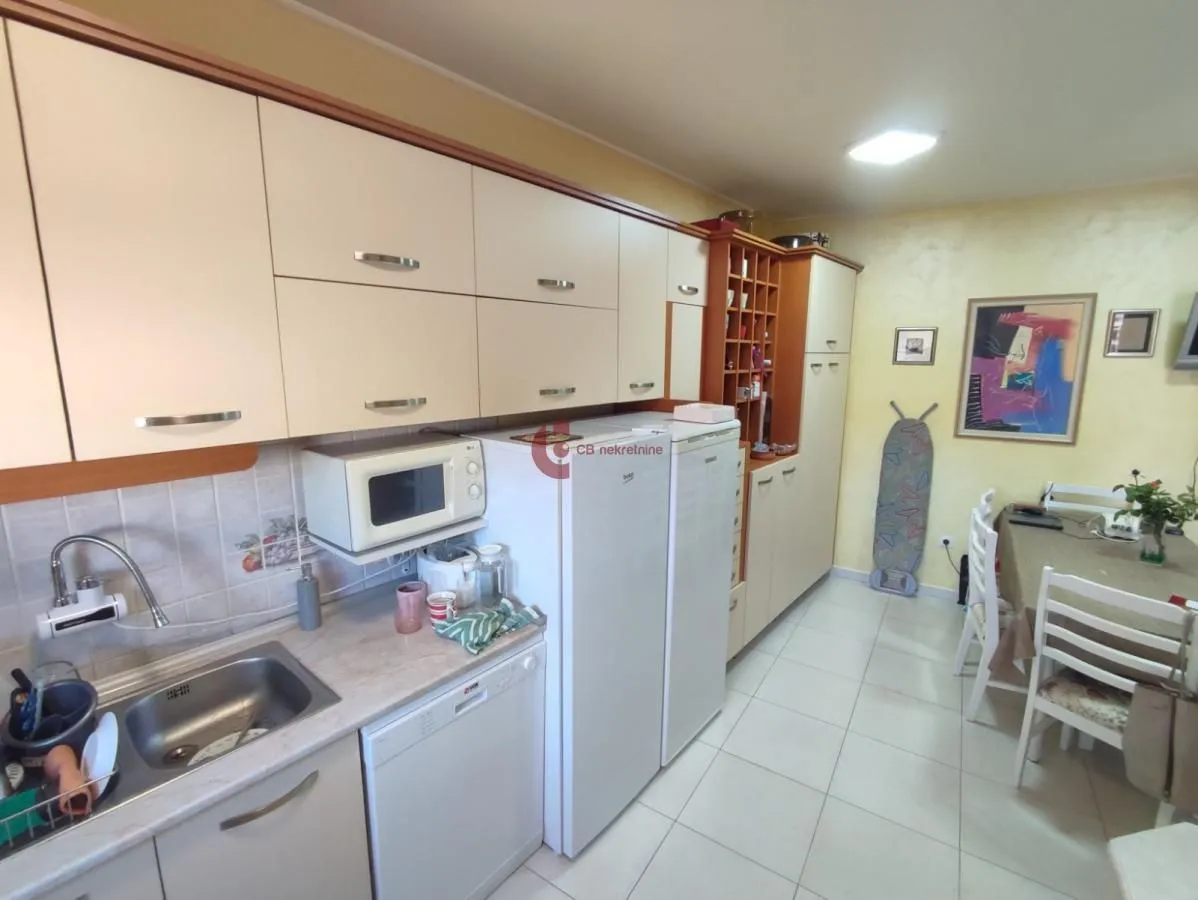 Prodaja, trosoban stan, 94m², Centar, Subotica