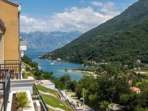 Sale, one bedroom apartment, 60m², Morinj, Kotor - image 2