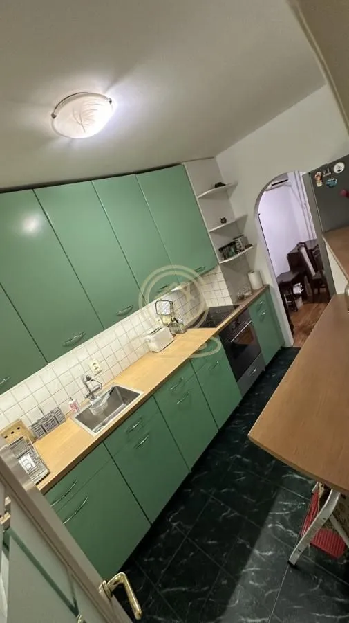 Izdavanje, četvorosoban stan, 100m², Savski Venac, Beograd