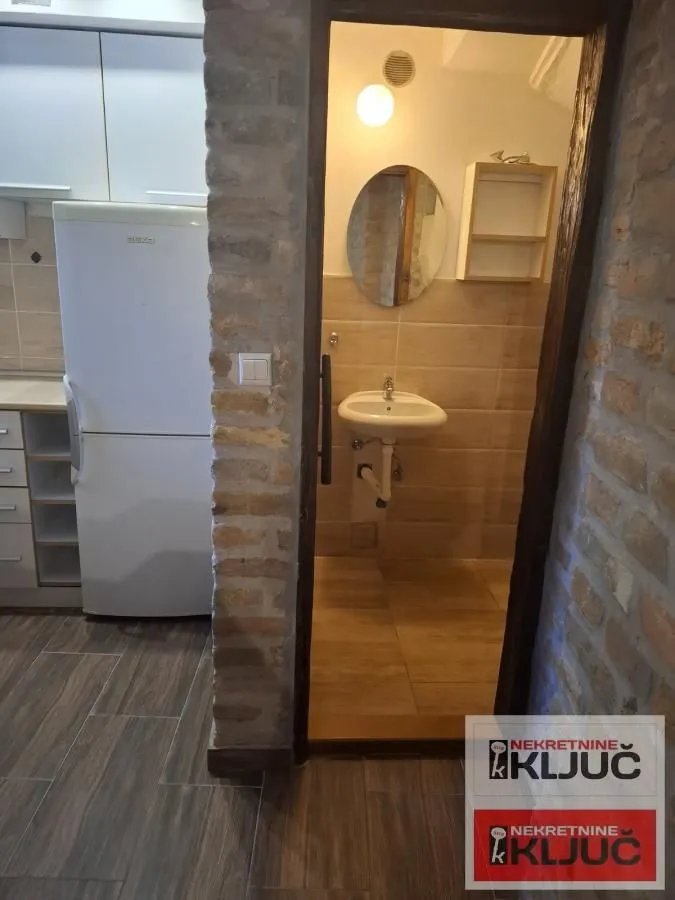 Izdavanje, jednosoban stan, 45m², Centar, Novi Sad