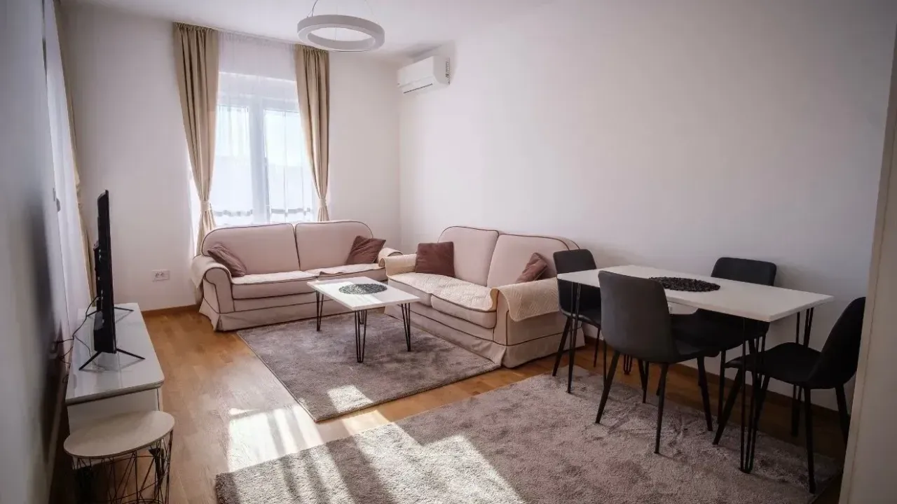 Izdavanje, jednosoban stan, 45m², Stari Aerodrom, Podgorica