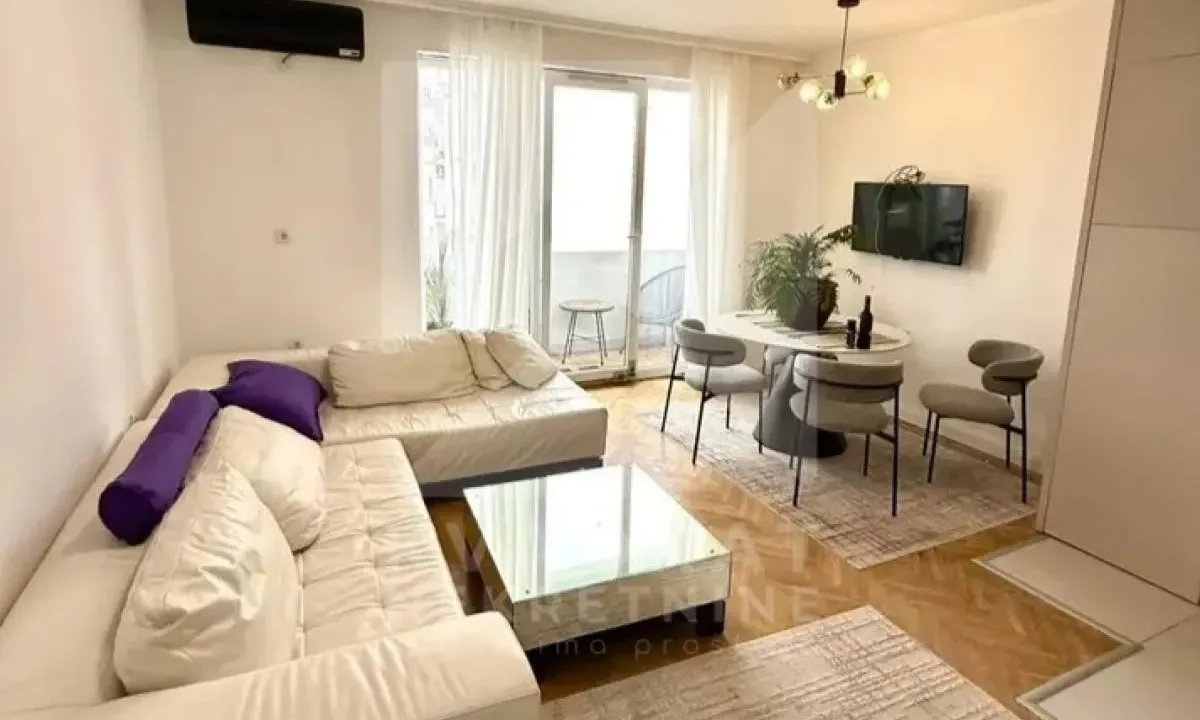 Izdavanje, dvosoban stan, 70m², Preko Morače, Podgorica