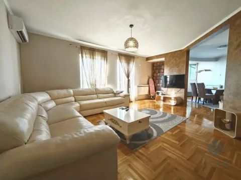 Prodaja, trosoban stan, 106m2, Krivi Most, Podgorica