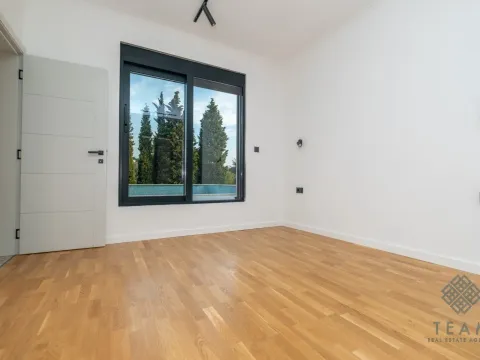 Izdavanje, kuća, 180m², Gornja Gorica, Podgorica - image 21