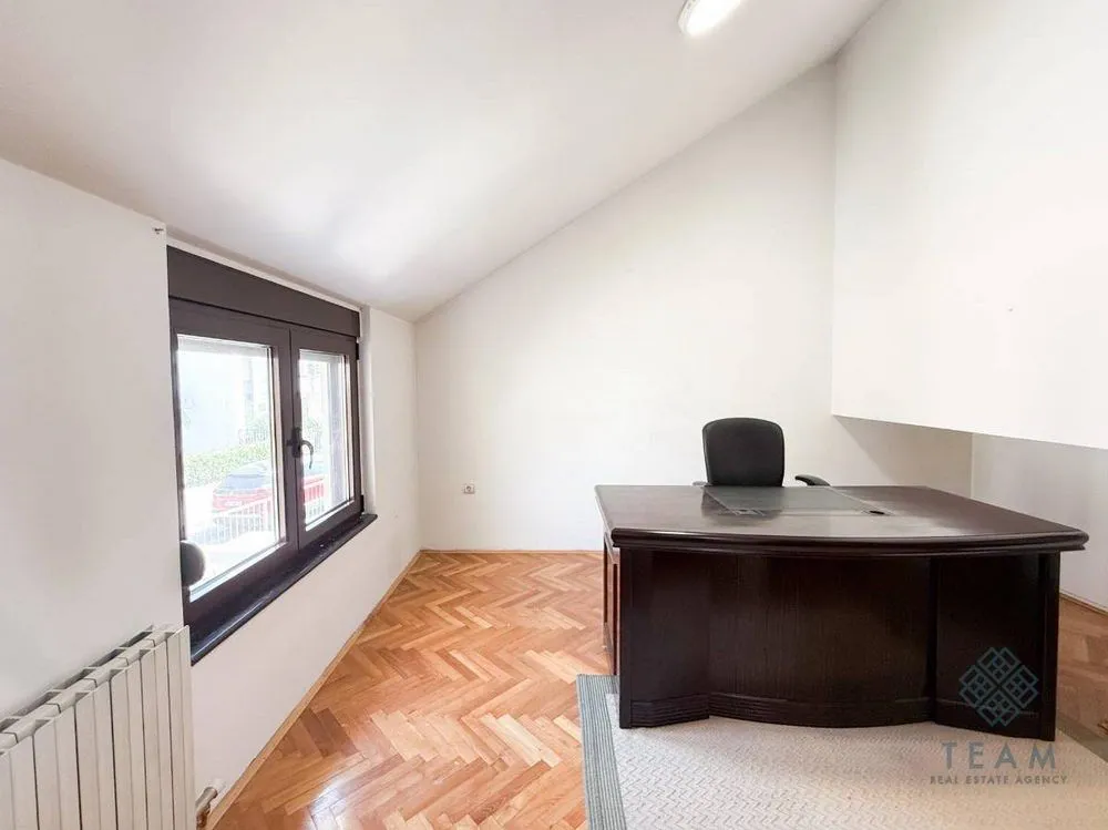 Rent, office space, 460m², Gorica C, Podgorica
