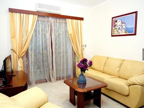Sale, three bedroom apartment, 95m², Rafailovići, Budva - image 12