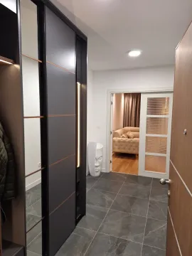 Izdavanje, četvorosoban stan, 94m², City Kvart, Podgorica - image 2