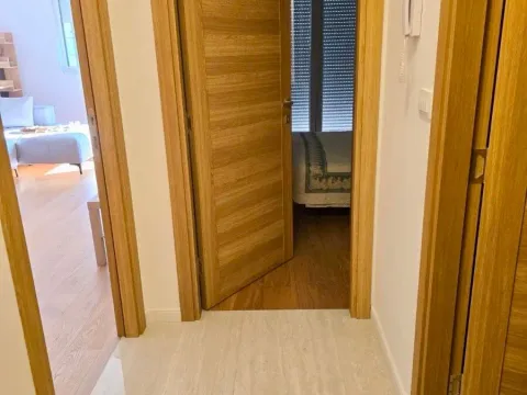 Izdavanje, jednosoban stan, 48m², New City, Podgorica - image 16