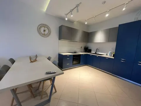 Izdavanje, jednosoban stan, 60m², Dobrota, Kotor - image 3