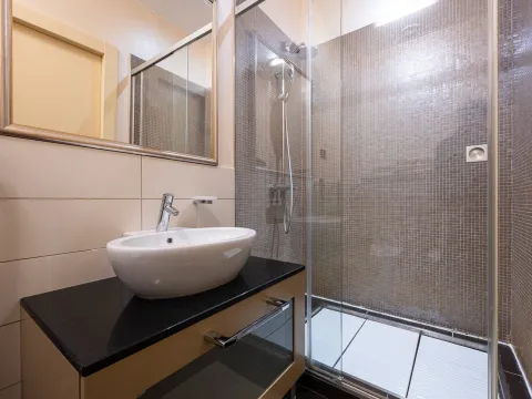 Rent, two bedroom apartment, 88m², Kod Capital Plaze, Podgorica - image 10