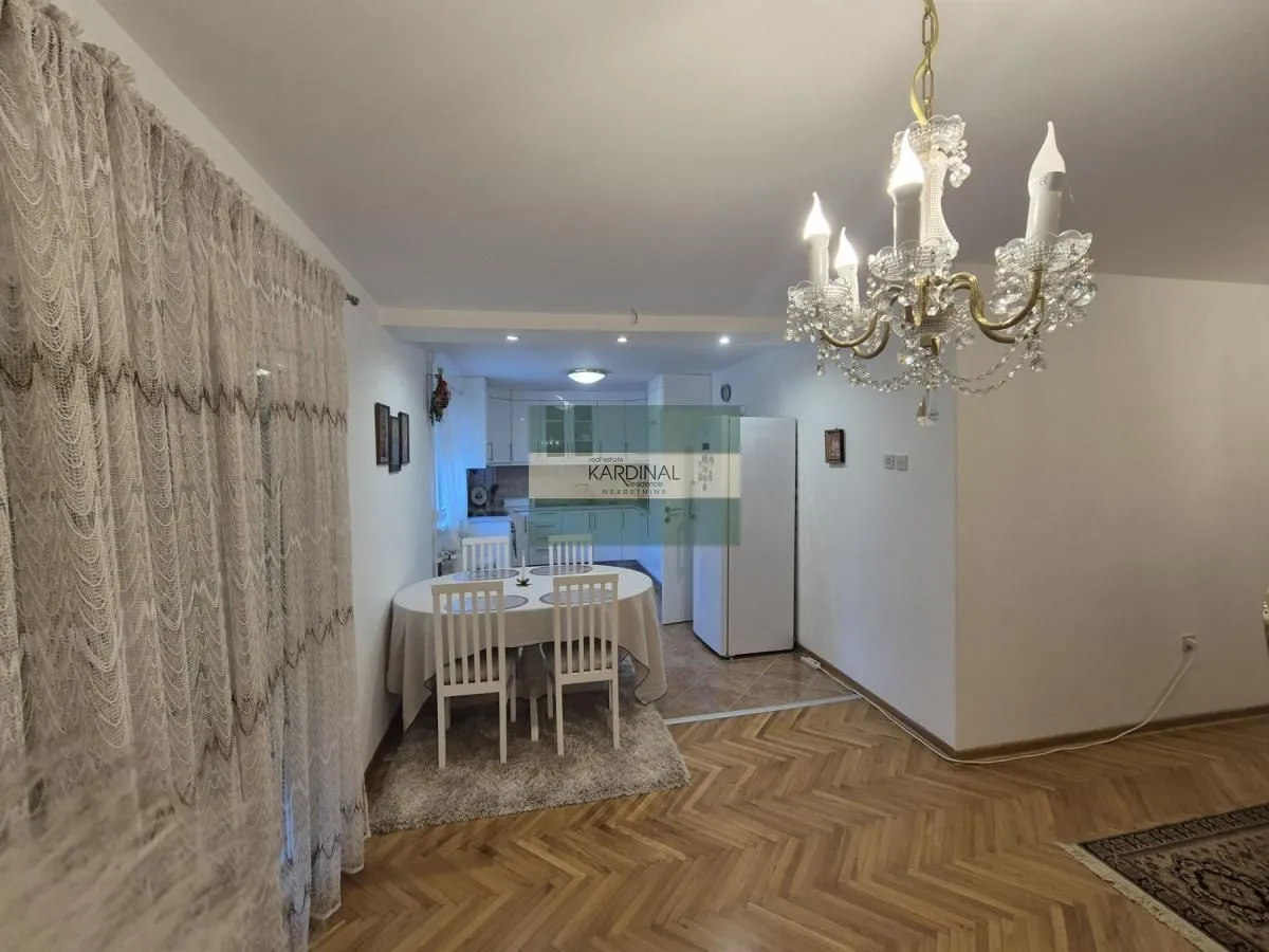 Prodaja, kuća, 379m², Trnava, Jagodina