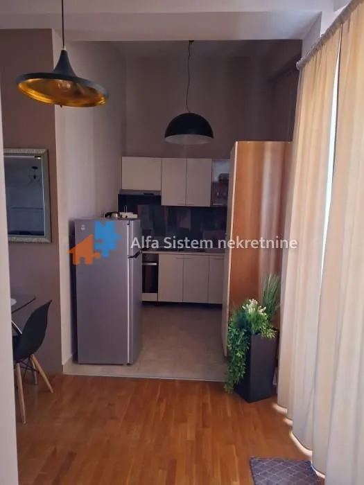 Izdavanje, dvosoban stan, 70m², Fon (Fon - Bilećka), Voždovac Sve Podlokacije