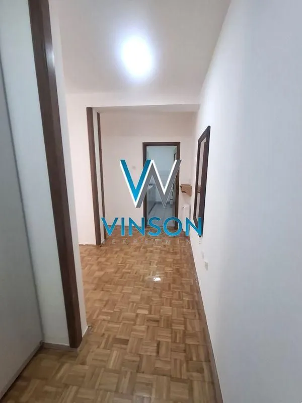 Izdavanje, dvosoban stan, 46m², Centar, Novi Sad