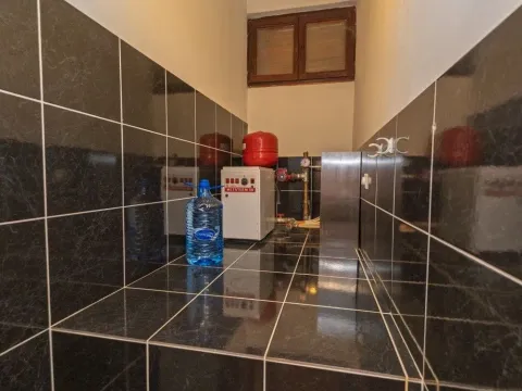 Rent, house, 280m², Podgorica, Crna Gora - image 23