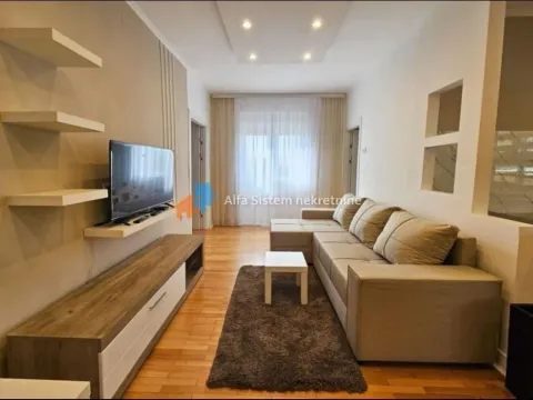 Rent, three bedroom apartment, 61m², Južni Bulevar, Vračar Sve Podlokacije - image 2