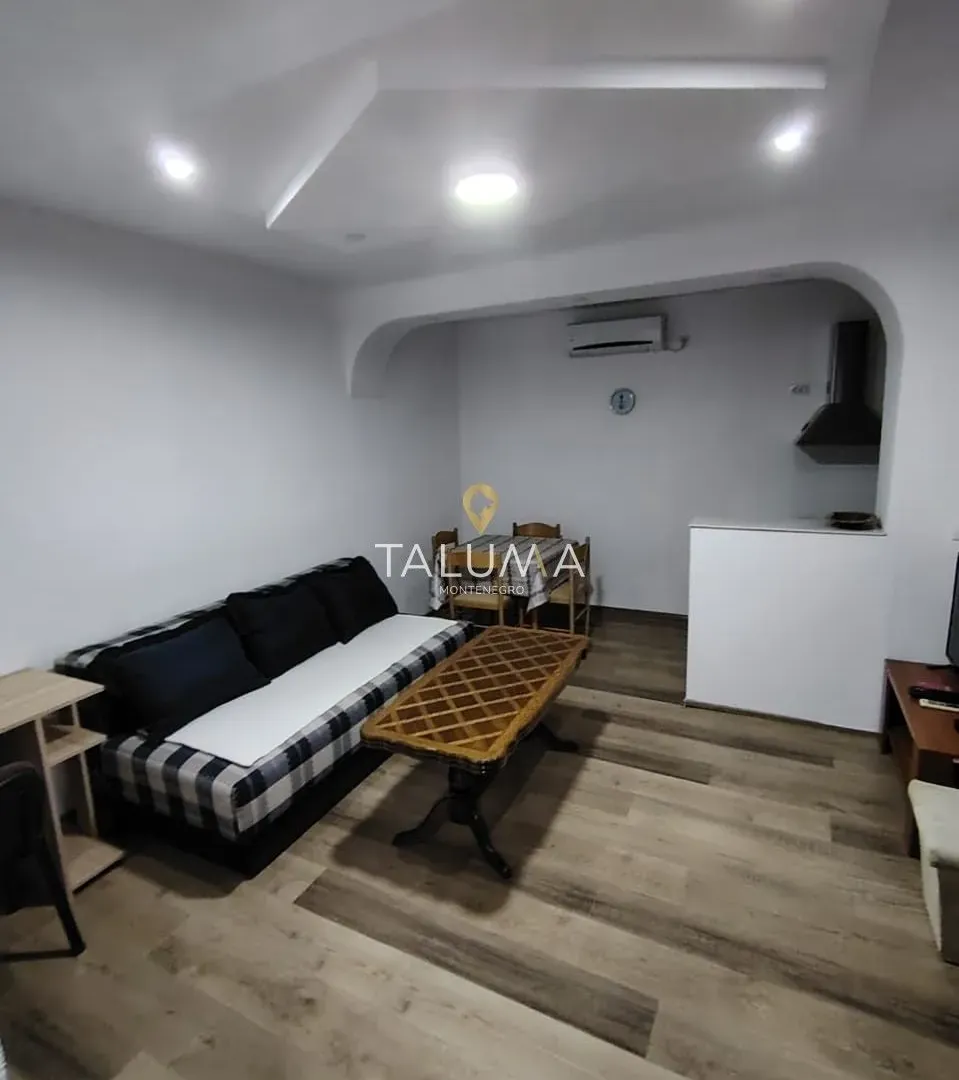 Izdavanje, jednosoban stan, 40m², Momišići, Podgorica