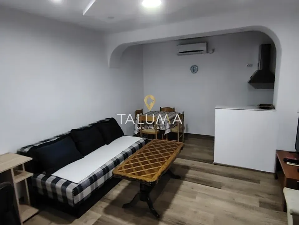 Izdavanje, jednosoban stan, 40m², Momišići, Podgorica