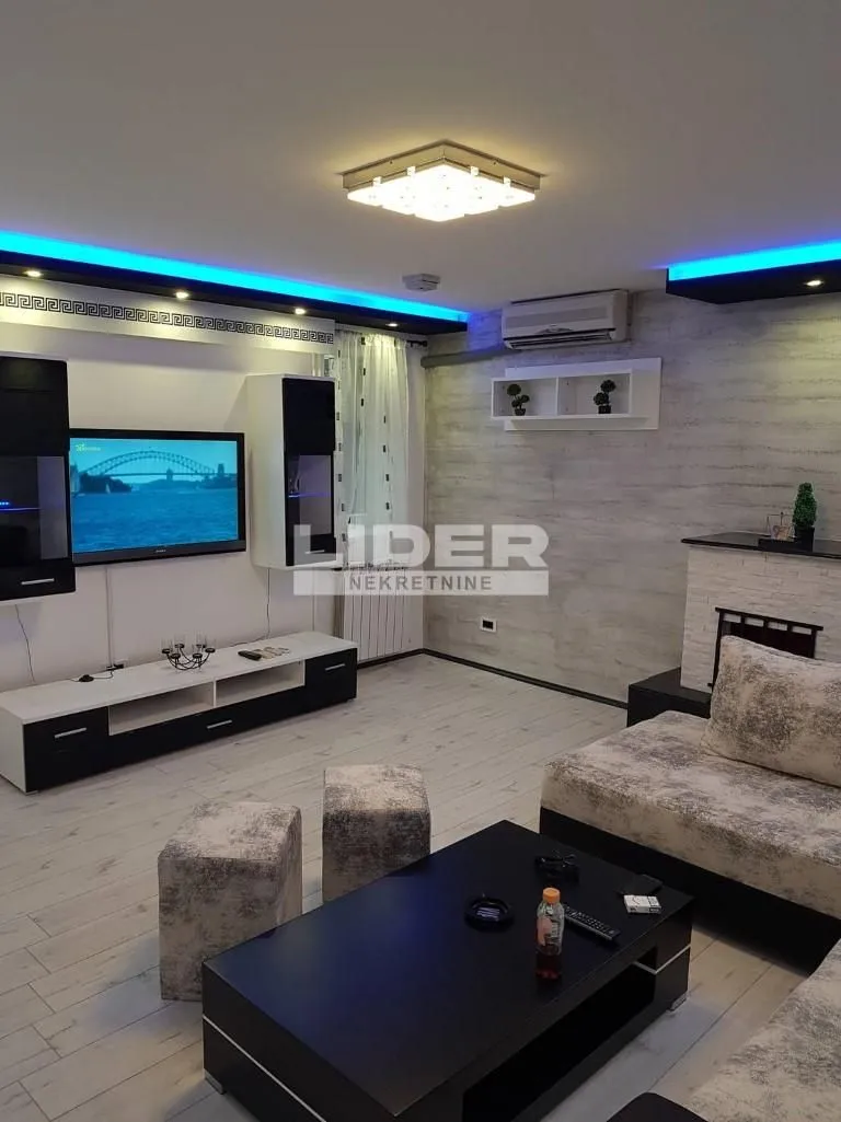 Rent, two bedroom apartment, 52m², Stari Grad, Beograd