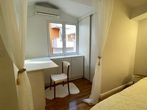 Rent, one bedroom apartment, 42m², Stari Grad, Budva - image 8