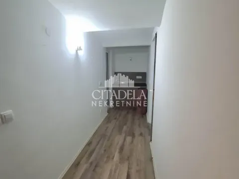 Izdavanje, četvorosoban stan, 80m², Stari Grad, Beograd - image 8