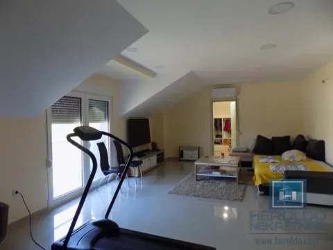 Sale, house, 327m², Ćuprija, Srbija - image 14