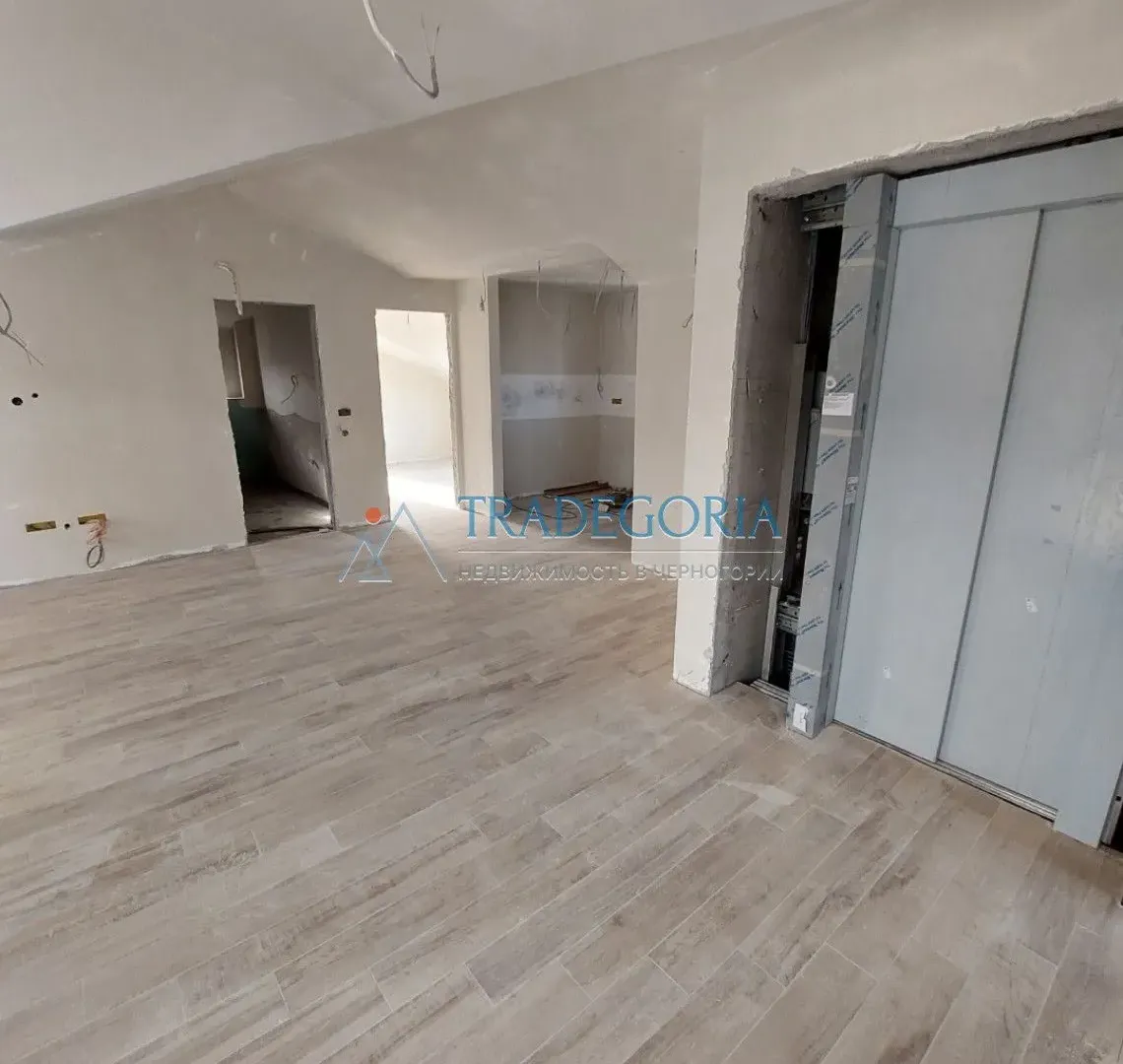 Prodaja, jednosoban stan, 62m², Tivat, Crna Gora