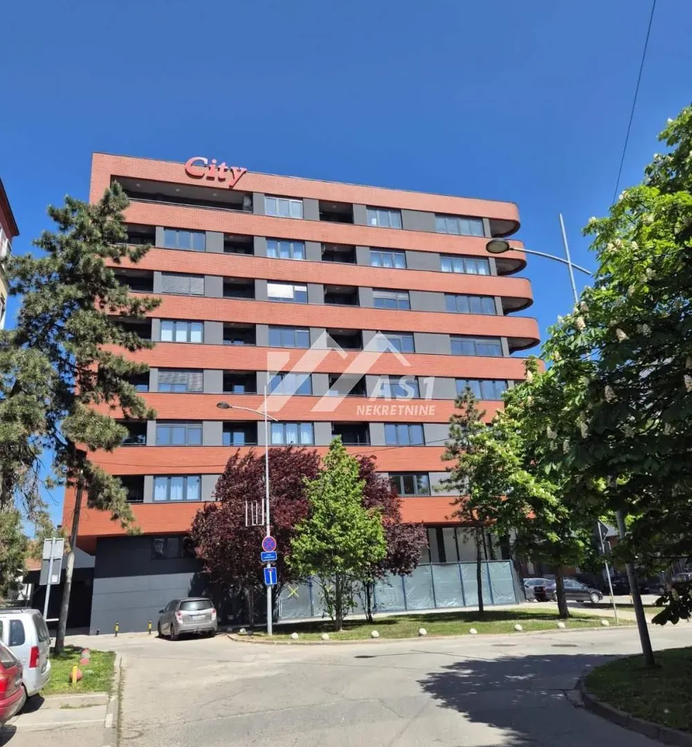 Izdavanje, jednosoban stan, 43m², Bulevar Oslobodjenja, Novi Sad Sve Podlokacije
