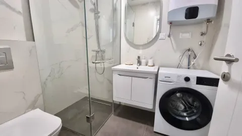 Rent, one bedroom apartment, 45m², Bečići, Budva - image 9
