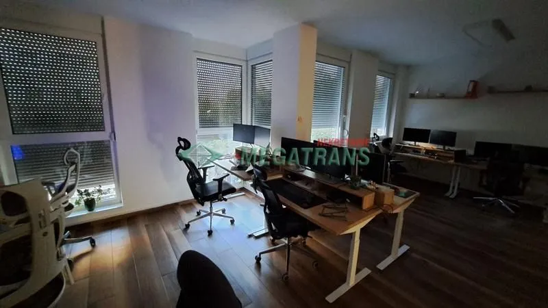 Izdavanje, četvorosoban stan, 100m², Novi Sad Sve Podlokacije, Novi Sad