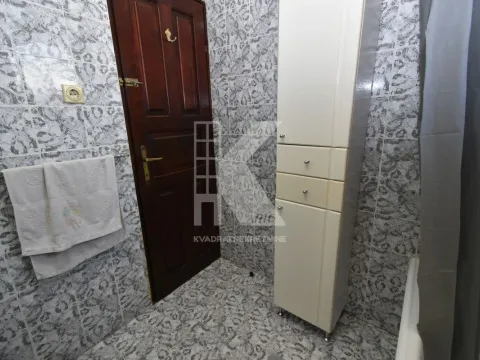 Prodaja, kuća, 190m², Dalmatinska ulica, Podgorica - image 24