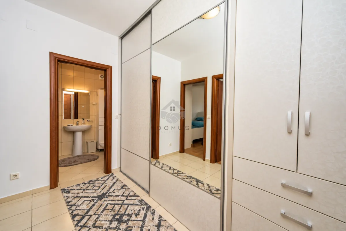 Izdavanje, trosoban stan, 95m², City Kvart, Podgorica