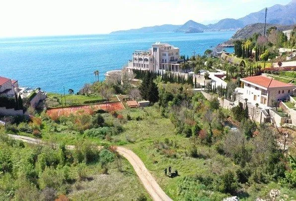 Prodaja, plac, 423m², Reževići, Budva