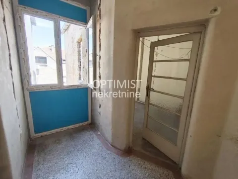 Prodaja, trosoban stan, 77m², Stari Grad, Beograd - image 12