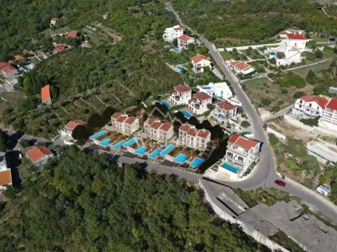 Prodaja, kuća, 225m², Blizikuće, Budva