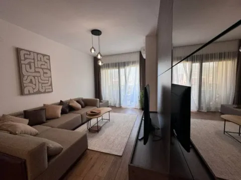 Izdavanje, jednosoban stan, 65m², Soho City, Bar - image 4