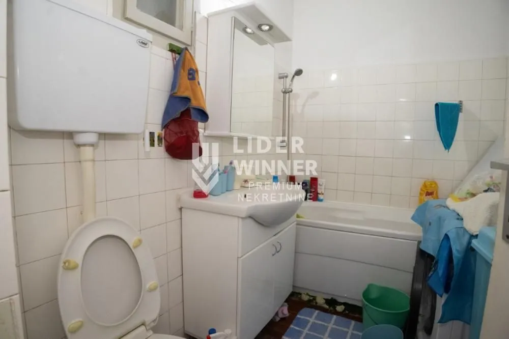 Prodaja, trosoban stan, 76m², Brace Jerković, Voždovac Sve Podlokacije