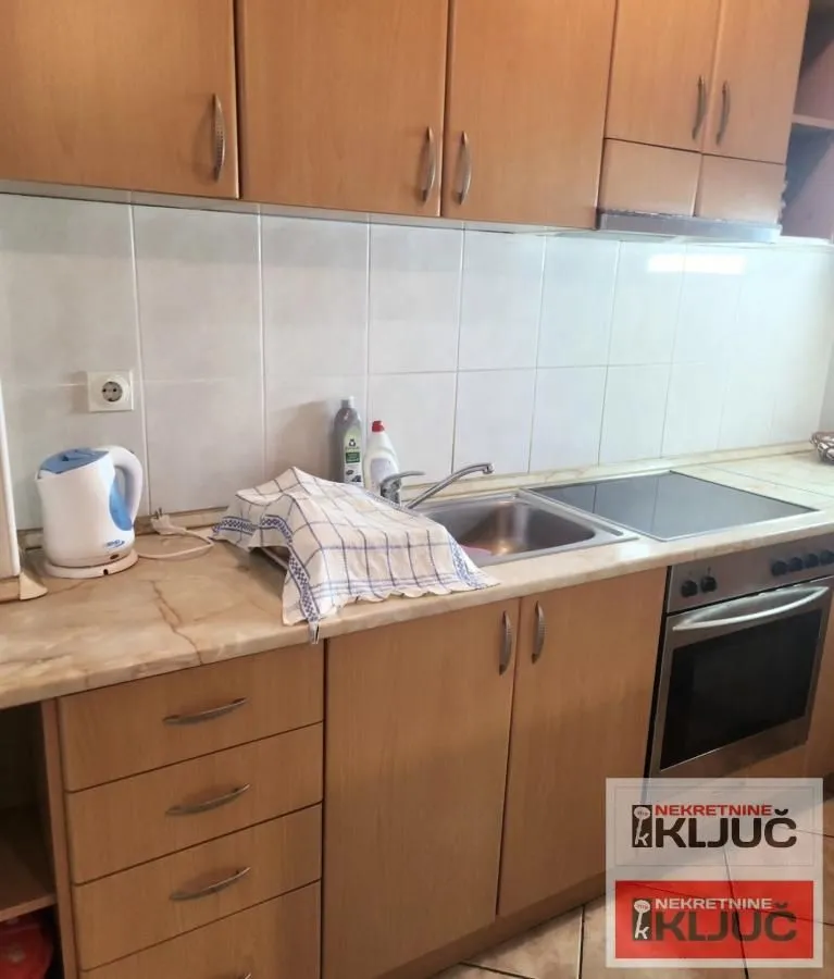 Izdavanje, dvosoban stan, 54m², Grbavica, Novi Sad Sve Podlokacije