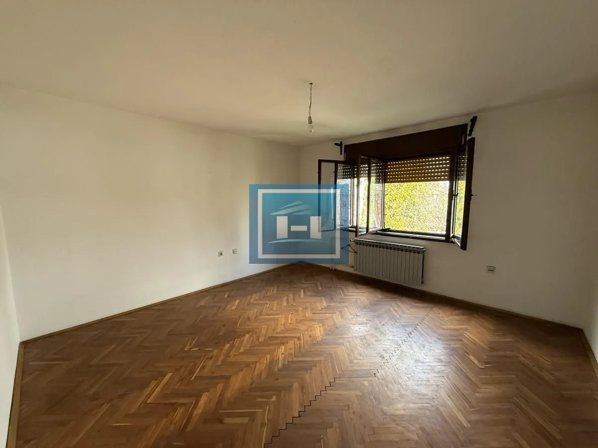 Sale, house, 257m², Strelište, Jagodina