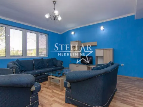 Izdavanje, trosoban stan, 155m², Konik, Podgorica