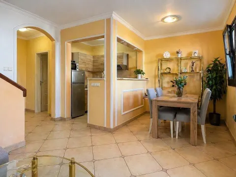 Prodaja, stan, 102m², Babin Do, Budva - image 1