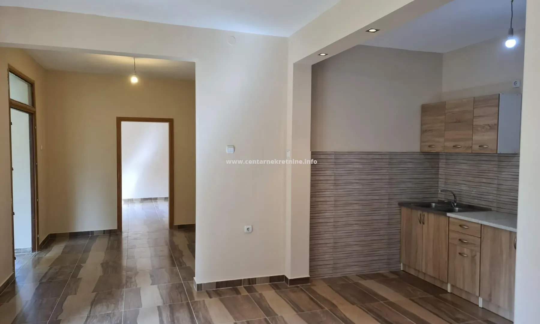 Prodaja, kuća, 110m², Stanjevića Rupa, Podgorica