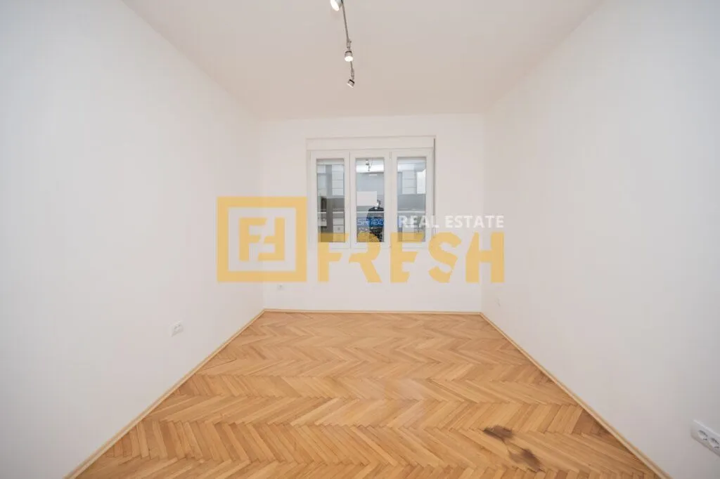 Rent, office space, 57m², Centar, Podgorica