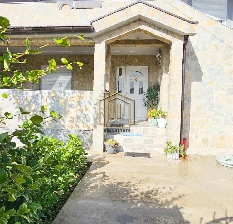 Prodaja, kuća, 200m², Cijevna, Podgorica