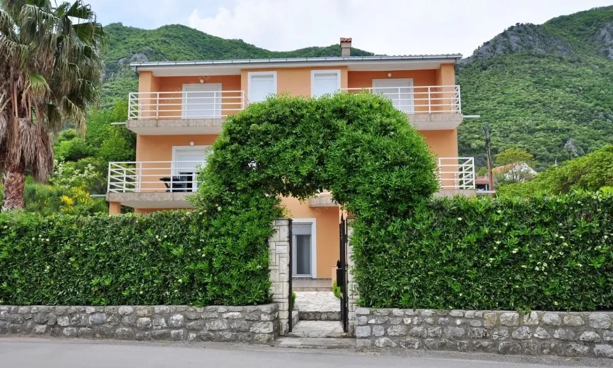Sale, house, 306m², Prčanj, Kotor
