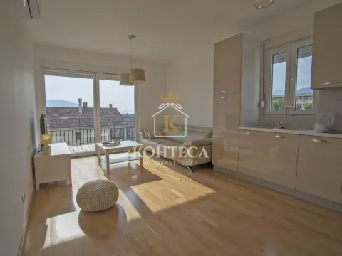 Prodaja, jednosoban stan, 40m², Tivat, Crna Gora