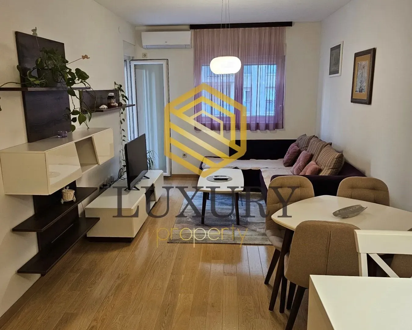 Izdavanje, jednosoban stan, 46m², City Kvart, Podgorica