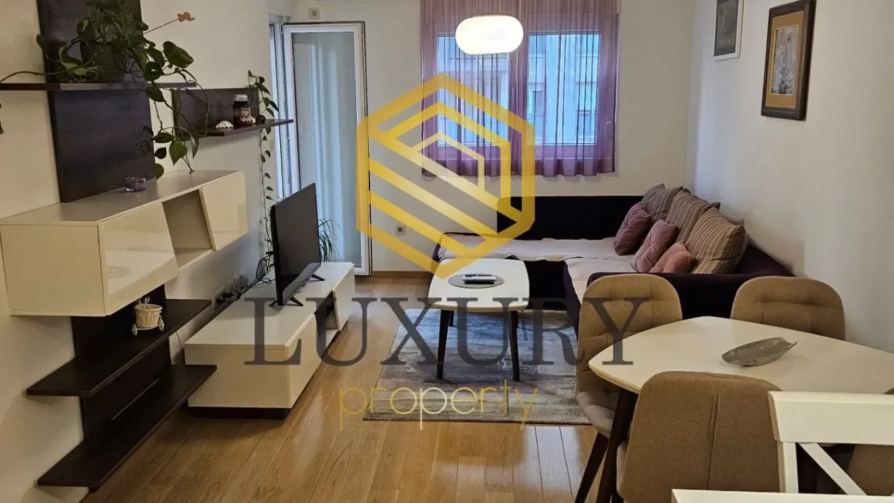 Izdavanje, jednosoban stan, 46m², City Kvart, Podgorica