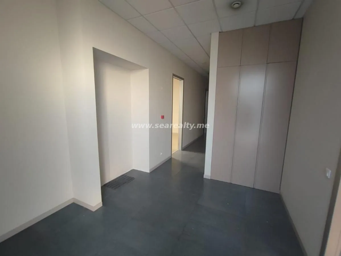 Rent, office space, 220m², Centar, Tivat