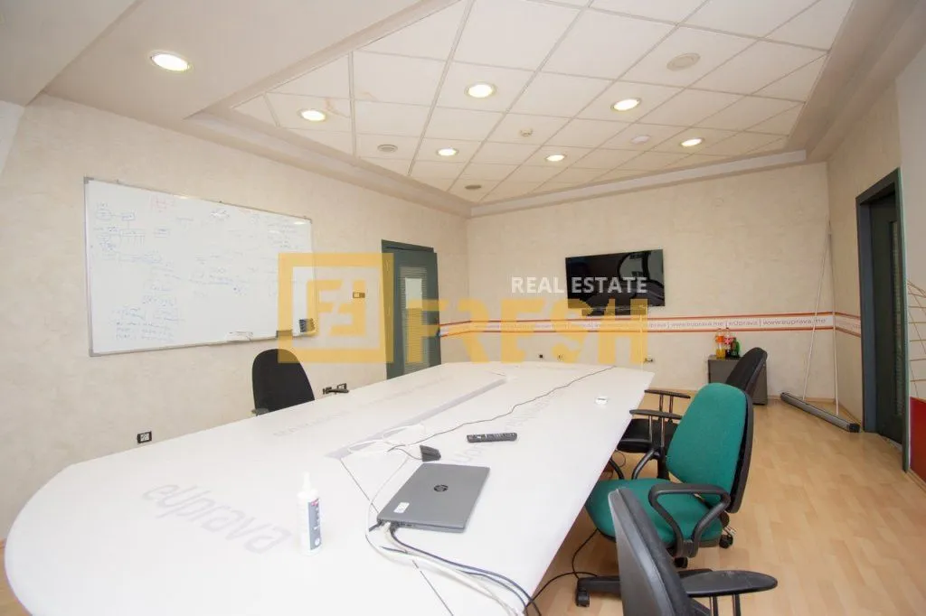 Sale, office space, 533m², Centar, Podgorica