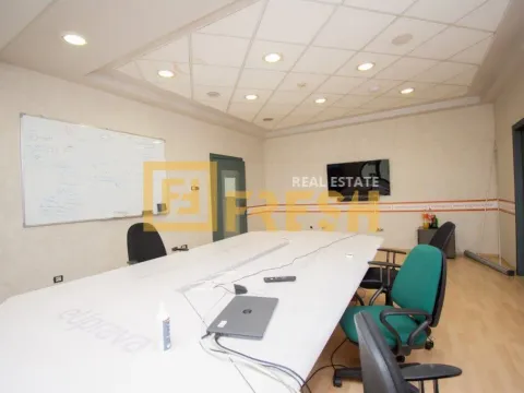 Prodaja, poslovni prostor, 533m², Centar, Podgorica - image 14